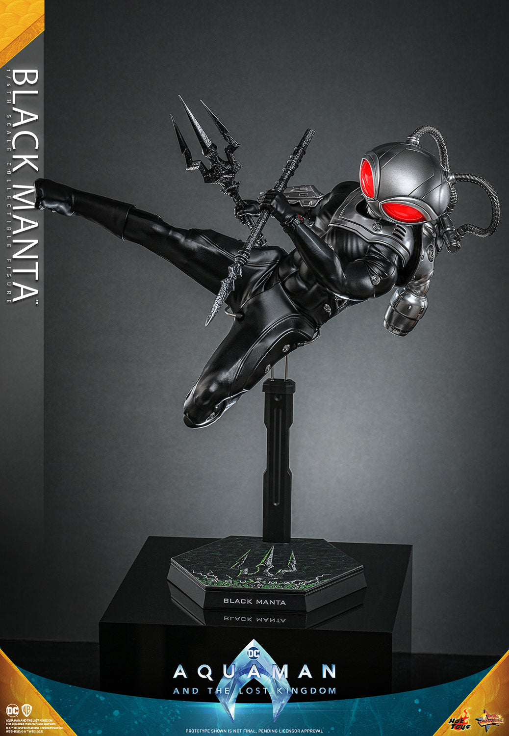 Black Manta 1/6 Scale Figure by Hot Toys