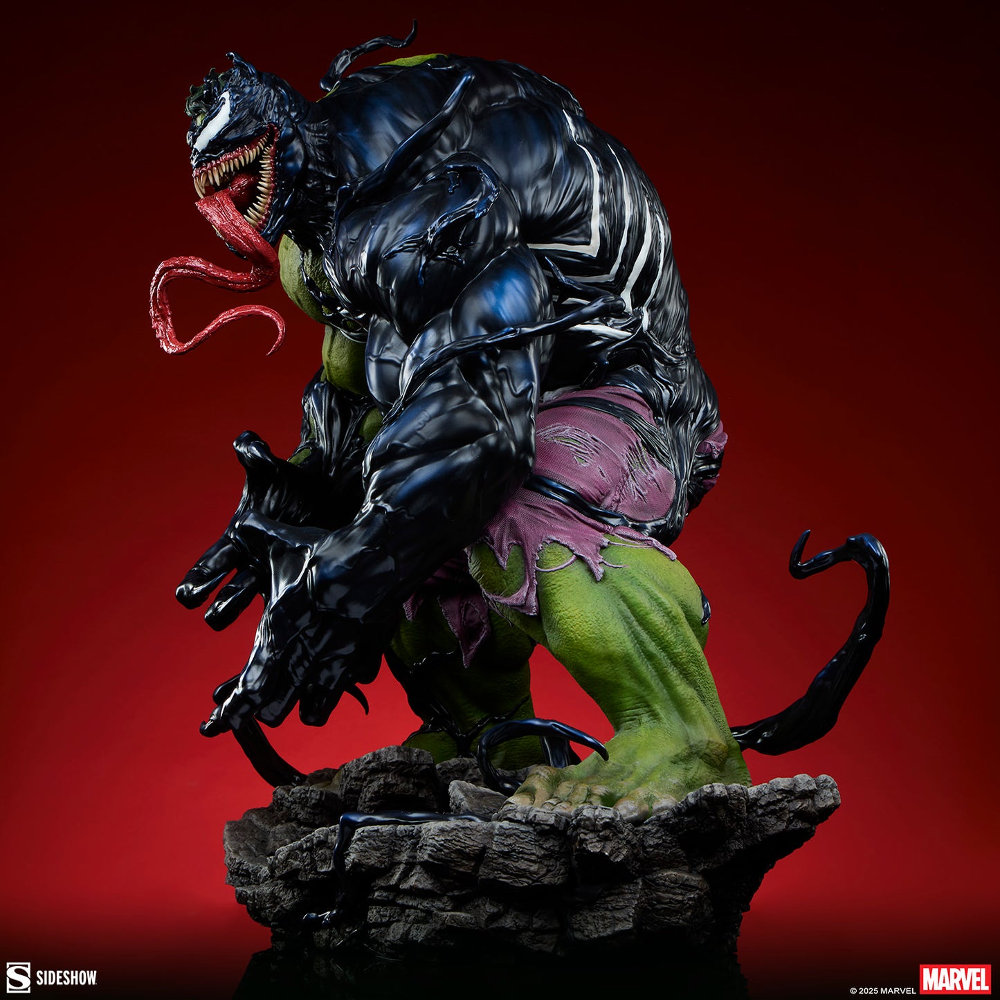 Venomized Hulk Premium Format™ Figure by Sideshow
