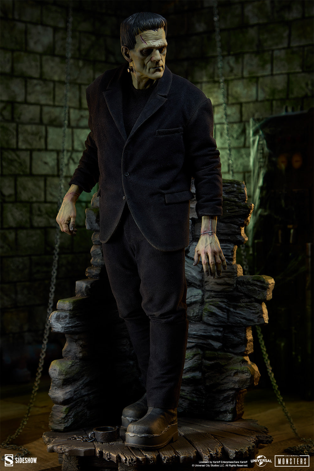 Frankenstein Premium Format Mixed Media™ Figure by Sideshow