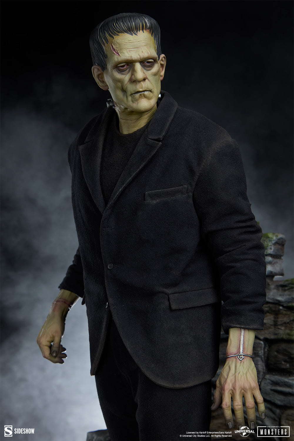 Frankenstein Premium Format Mixed Media™ Figure by Sideshow