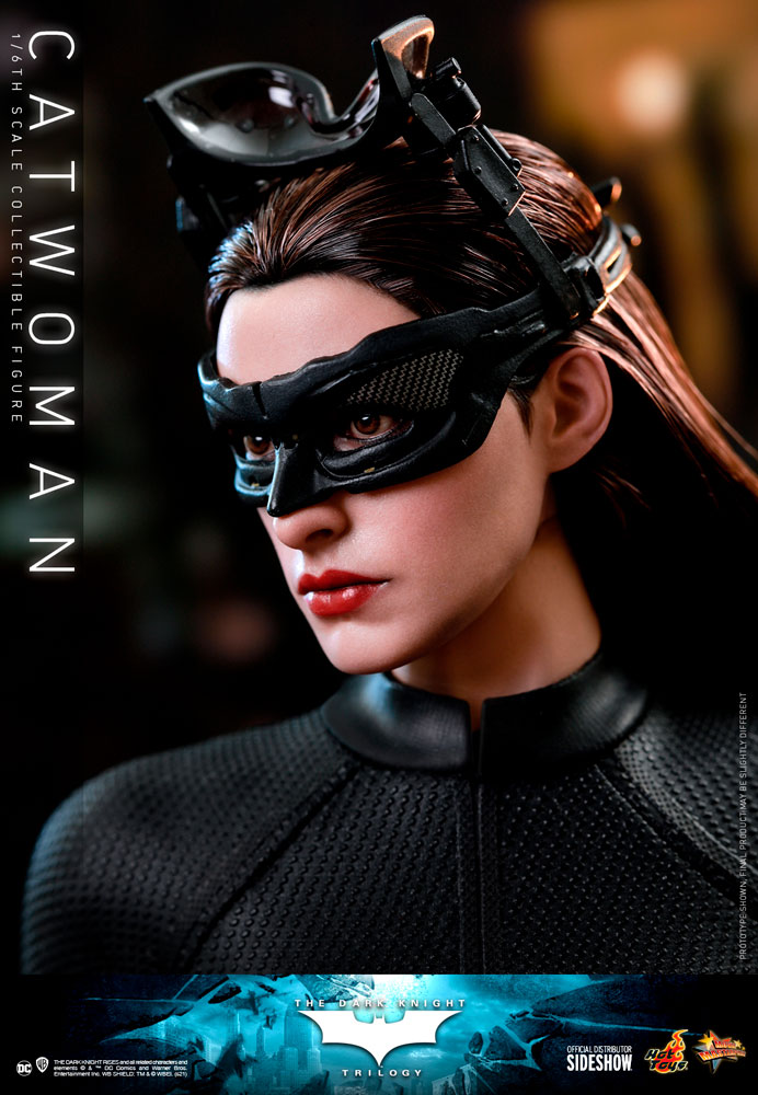 Hot Toys Catwoman 1/6 Scale Figure