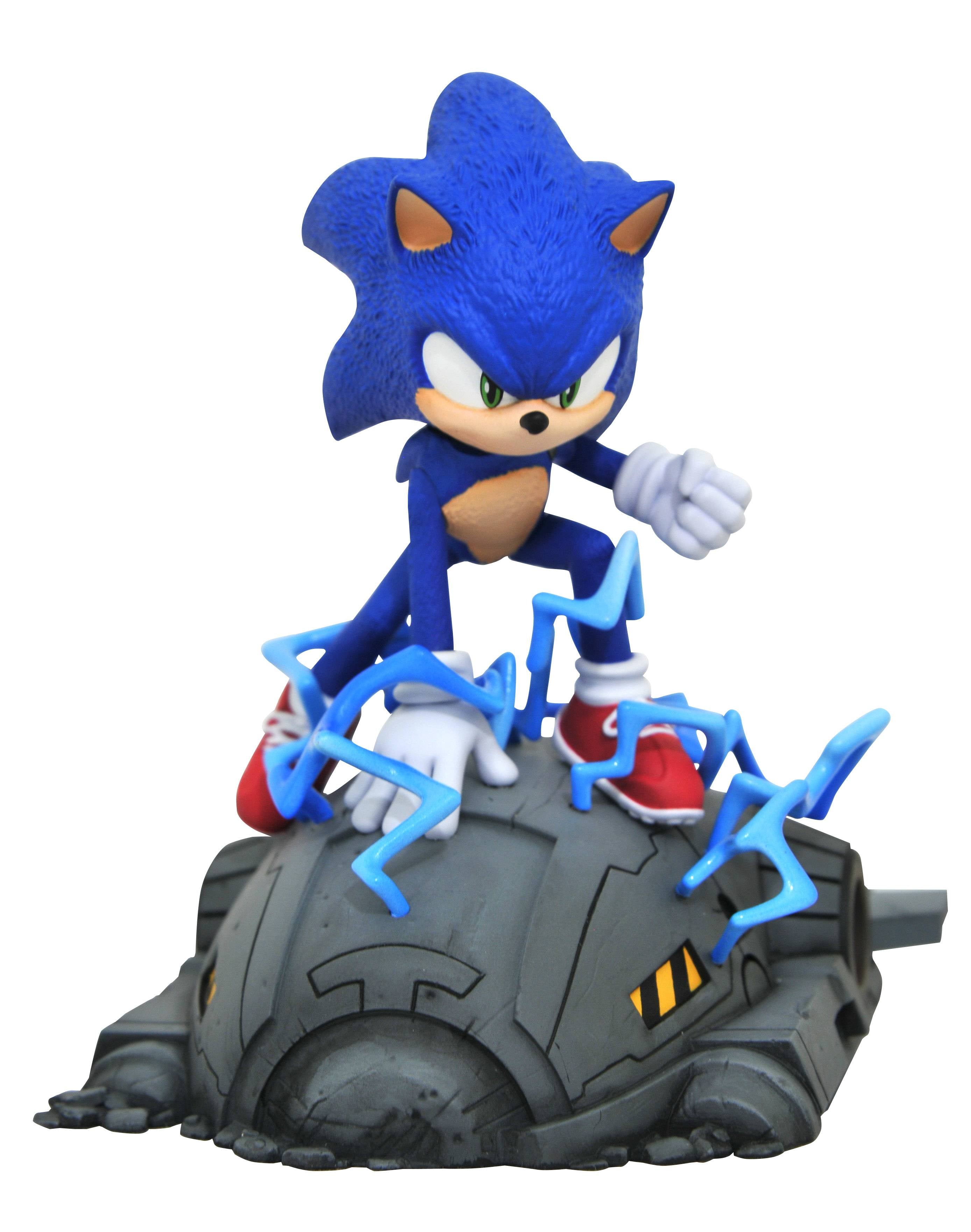 Diamond Select Toys Sonic the Hedgehog Movie Sonic Gallery 5-in Statue   Based on the hit movies, this 5-inch sculpture shows Sonic standing on one  of Dr. Robotnik's drones, about to take