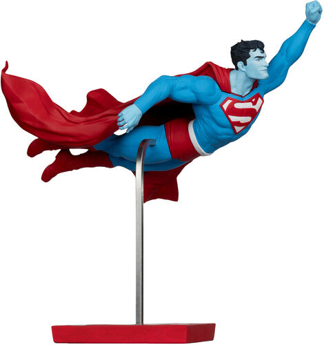 DC Direct - Superman by Lee Bermejo (Superman Red & Blue) 1/10 Scale Statue