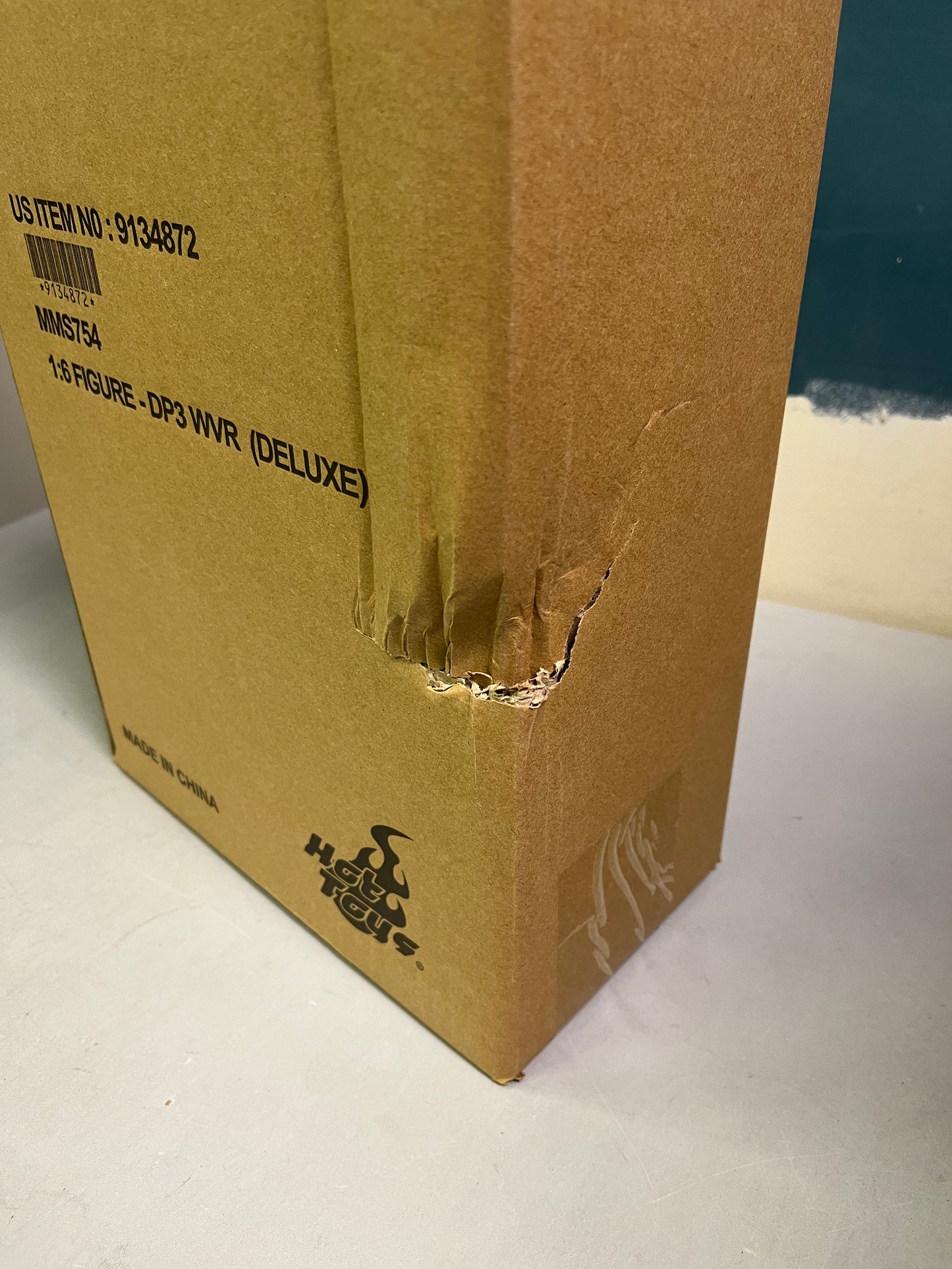 Wolverine (Deluxe Version) Sixth Scale Figure