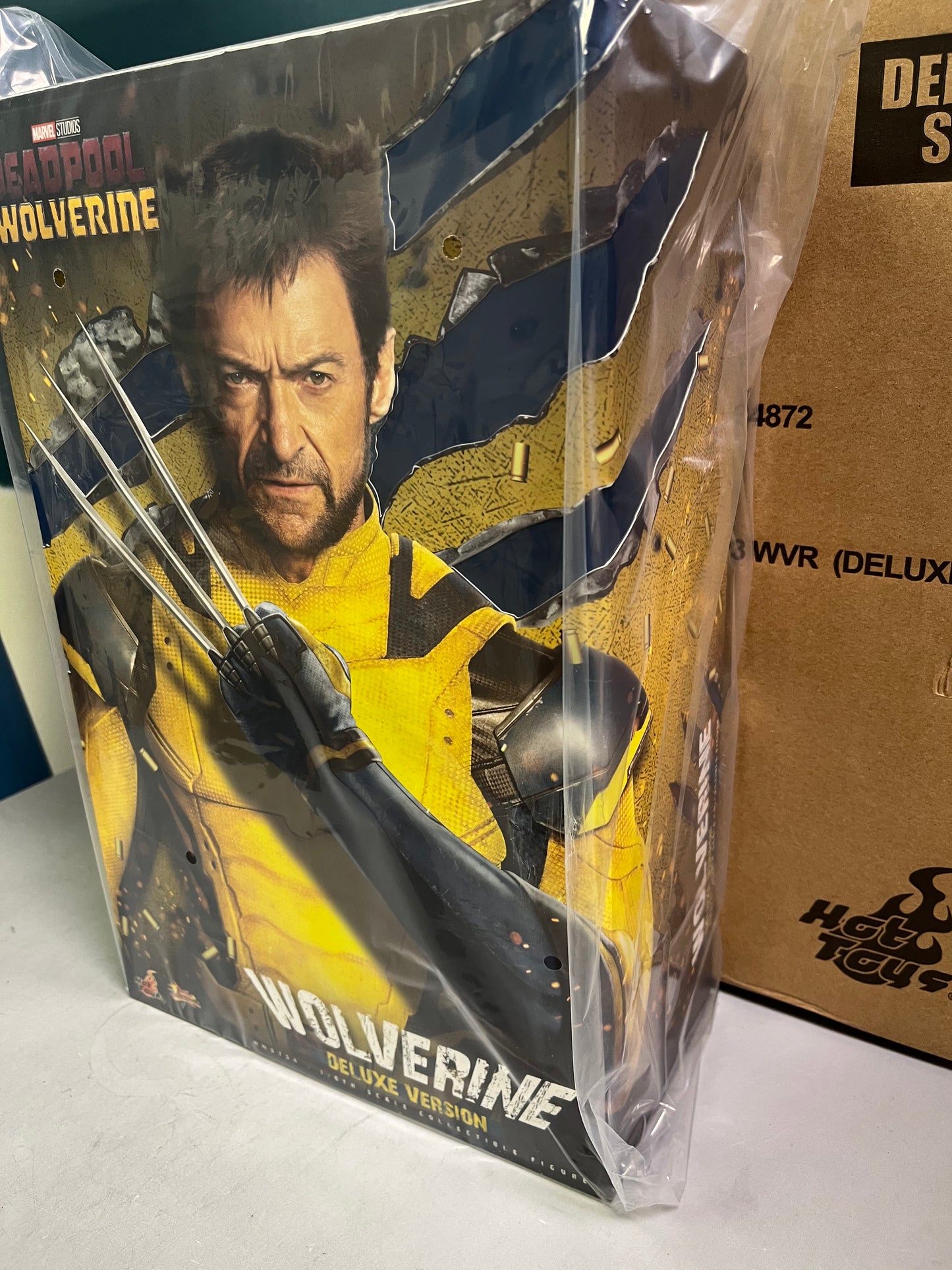 Wolverine (Deluxe Version) Sixth Scale Figure – Alter Ego Comics