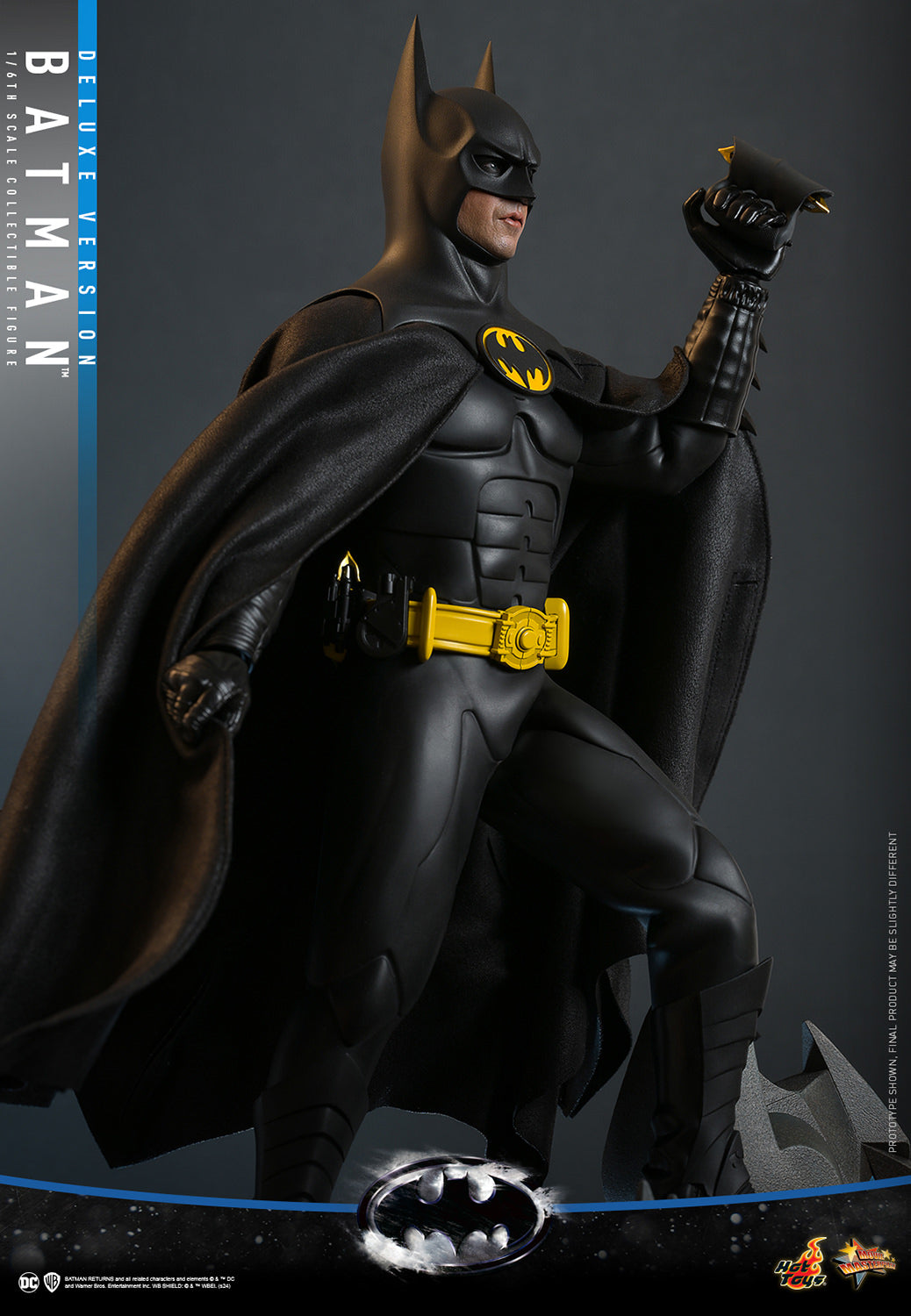 Batman (Deluxe Version) Sixth Scale Figure