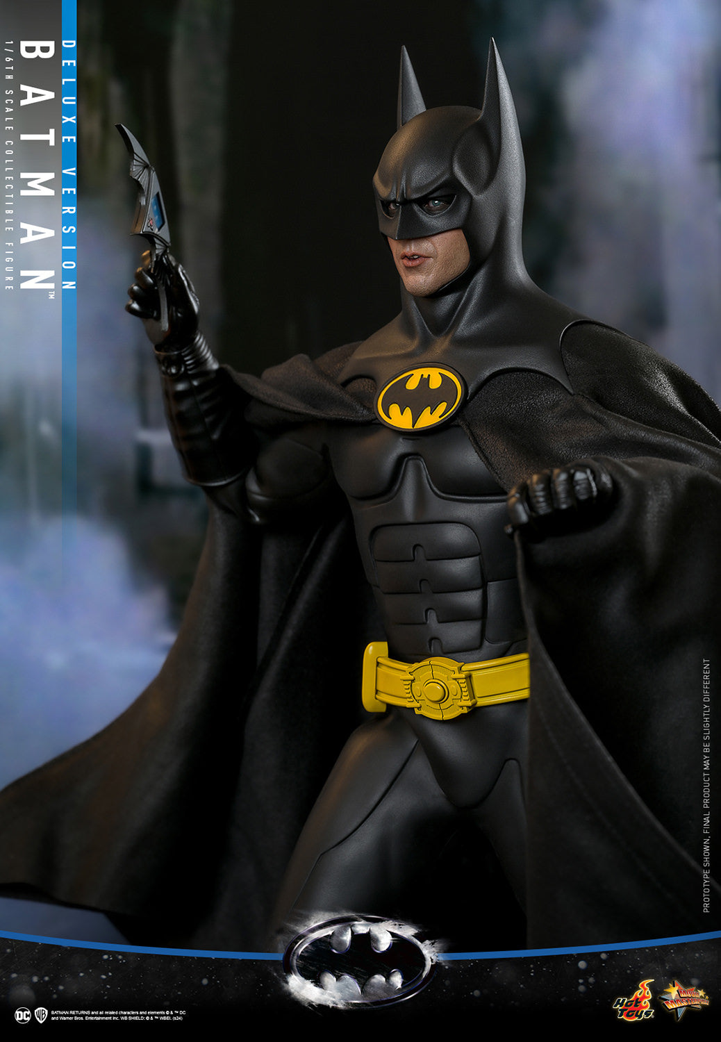 Batman (Deluxe Version) Sixth Scale Figure