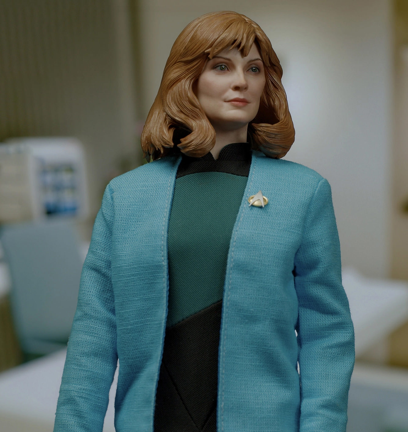 Dr. Beverly Crusher (Standard Edition) 1/6 Scale Figure