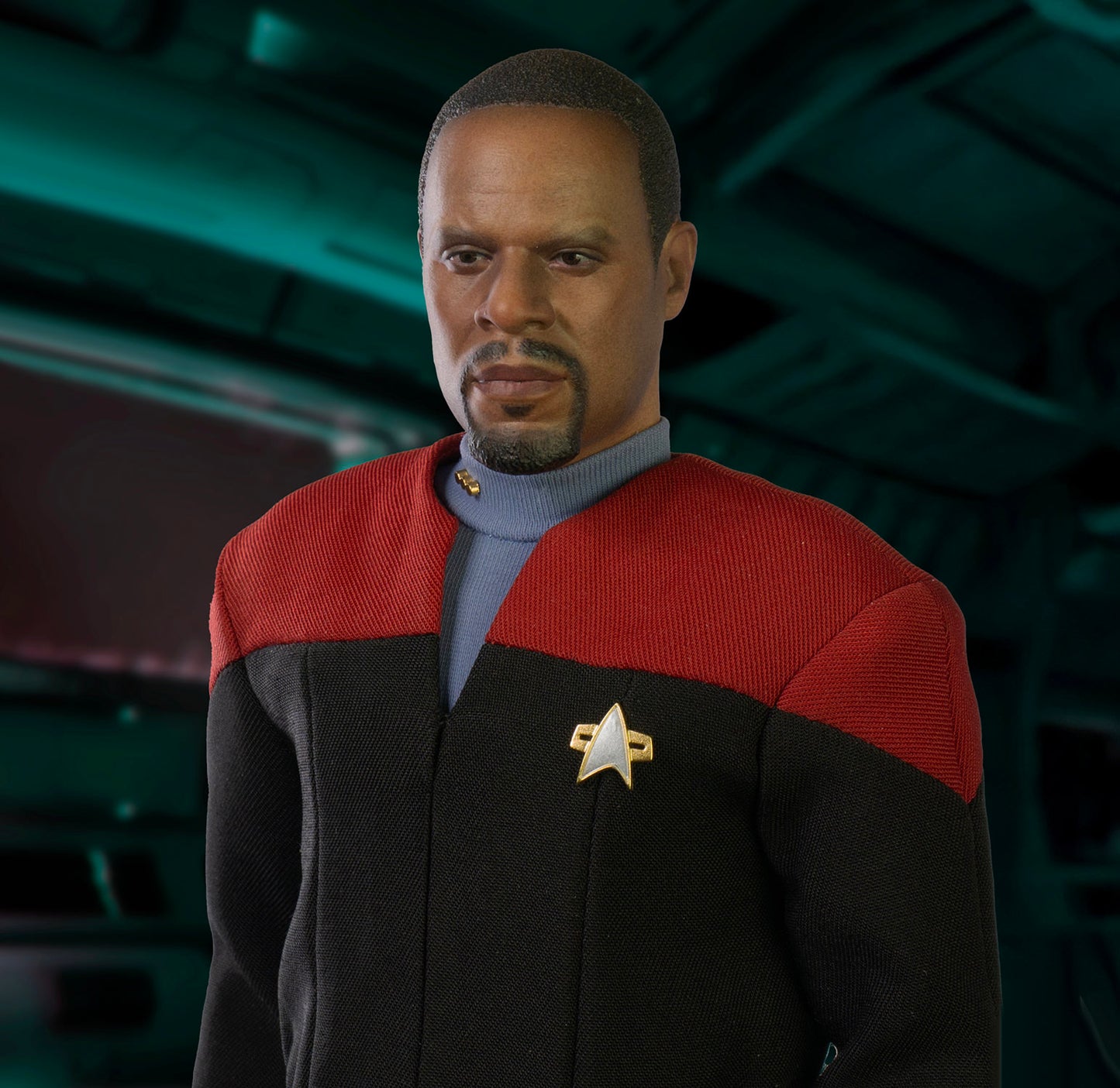 Commander Benjamin Sisko Sixth Scale Figure
