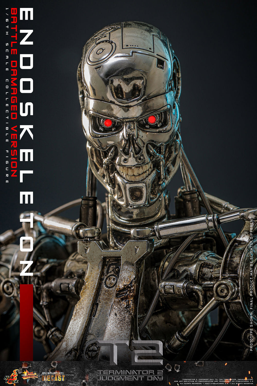 Hot Toys Terminator 2 Endoskeleton (Battle Damaged) Sixth Scale Figure
