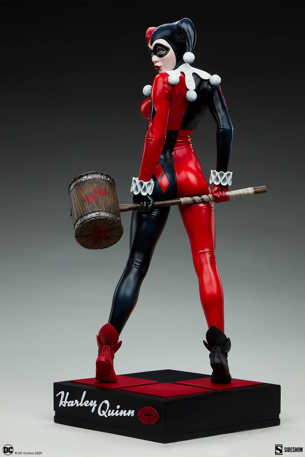 Harley Quinn Premium Format Figure