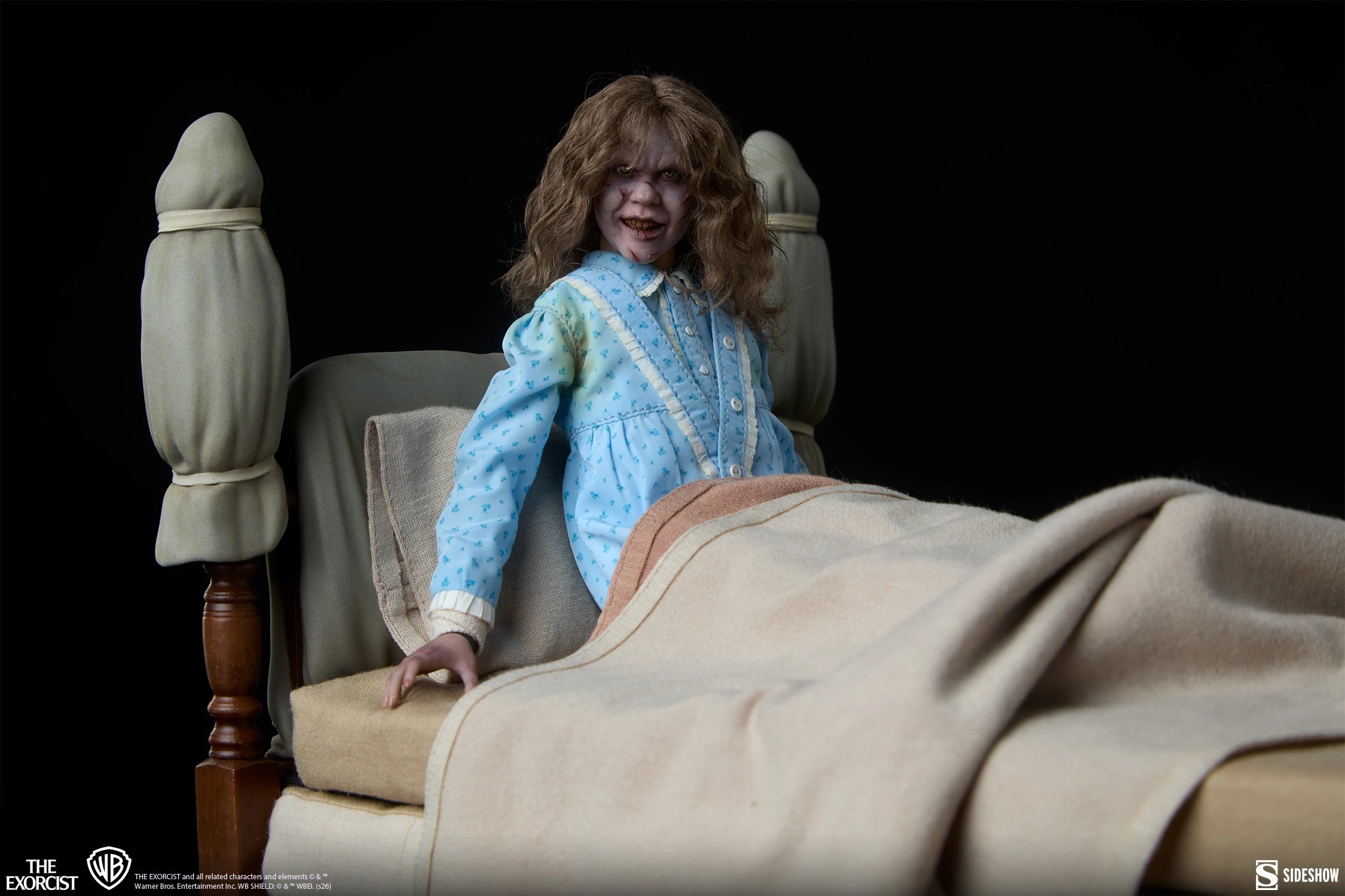 The Exorcist Regan MacNeil Deluxe Sixth Scale Figure