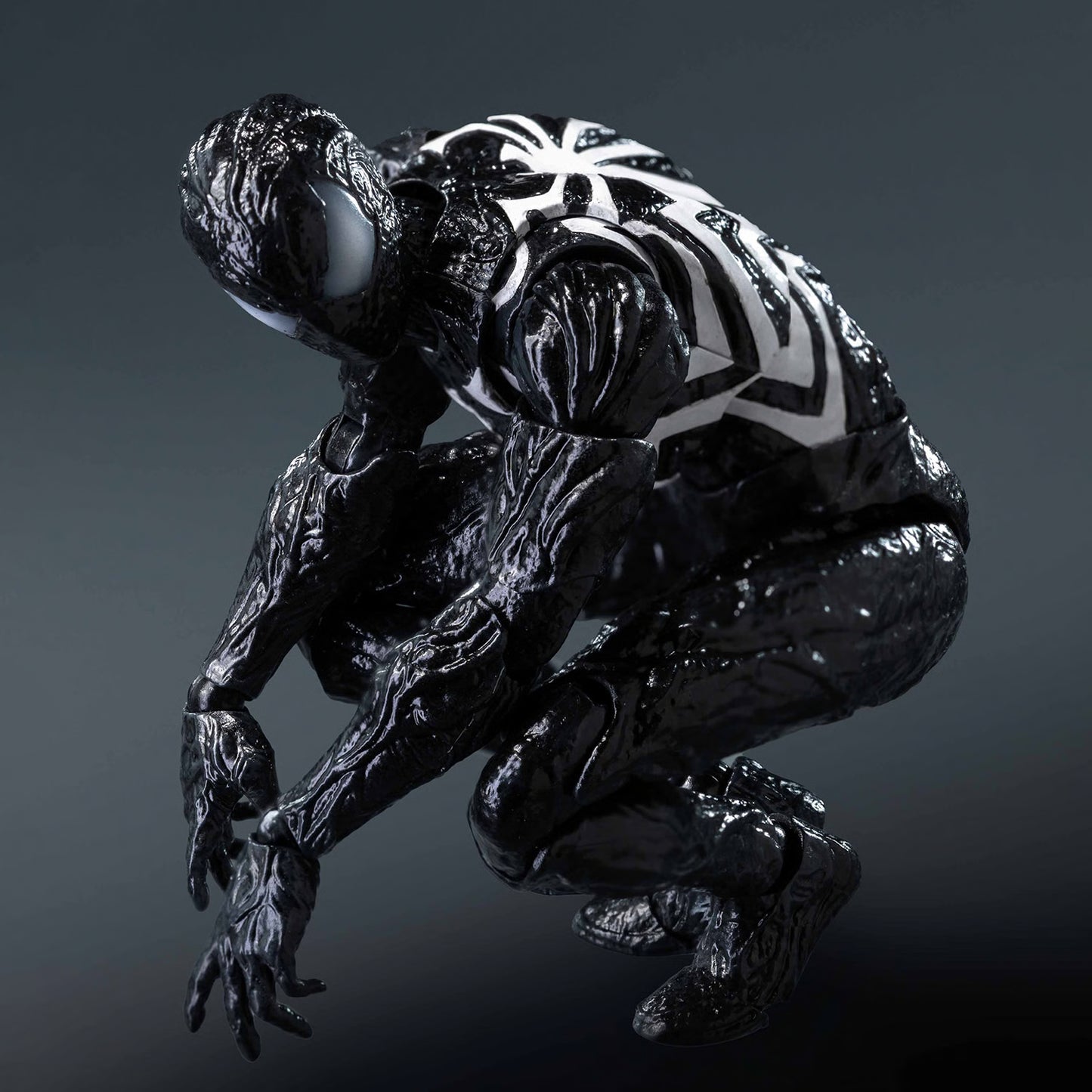 threezero DLX Spider-Man Symbiote Suit (Peter Parker) Standard Edition