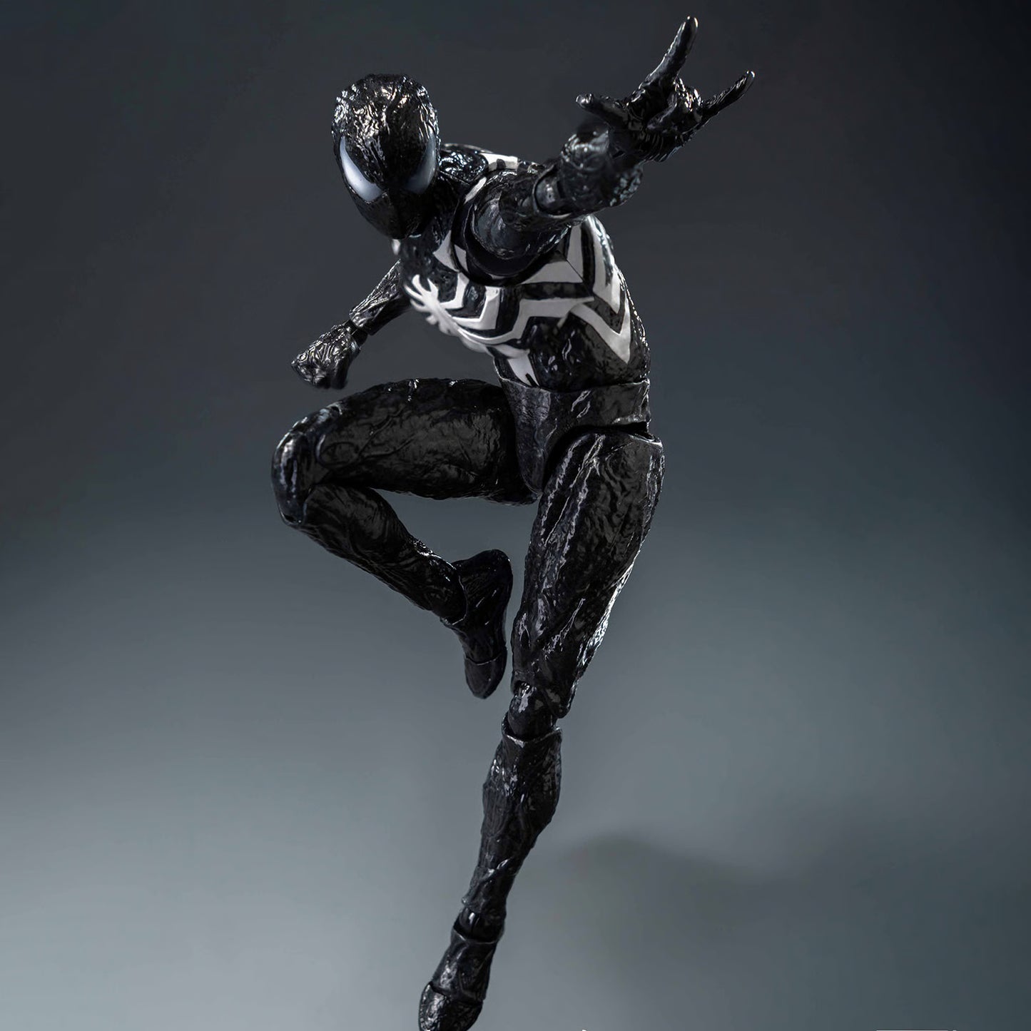 threezero DLX Spider-Man Symbiote Suit (Peter Parker) Standard Edition