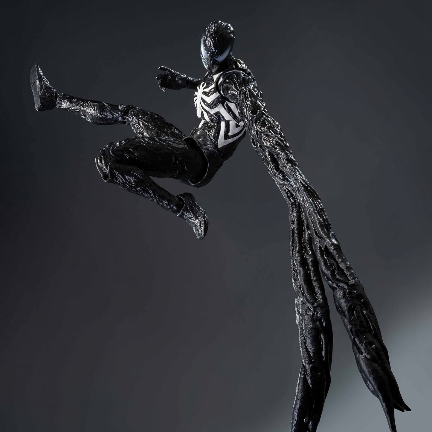 threezero DLX Spider-Man Symbiote Suit (Peter Parker) Standard Edition