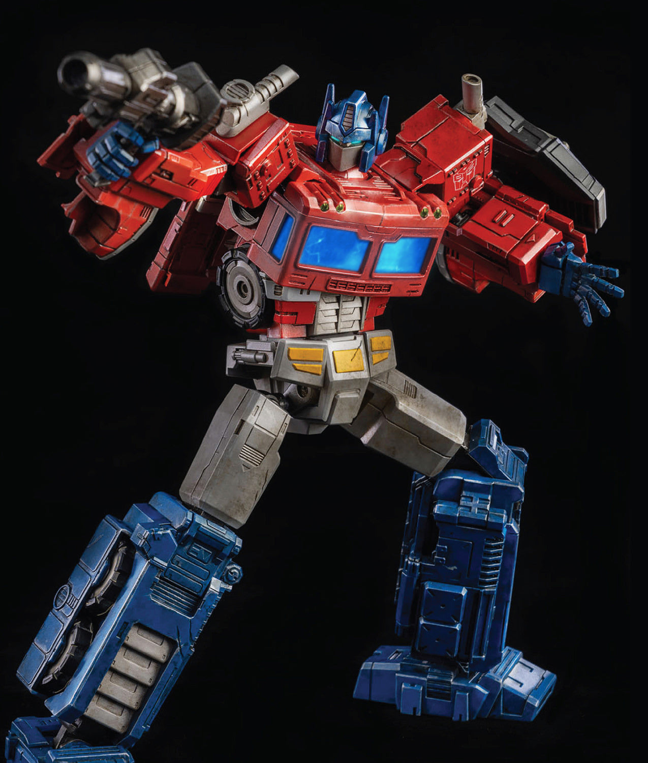 Optimus Prime DLX Action Figure