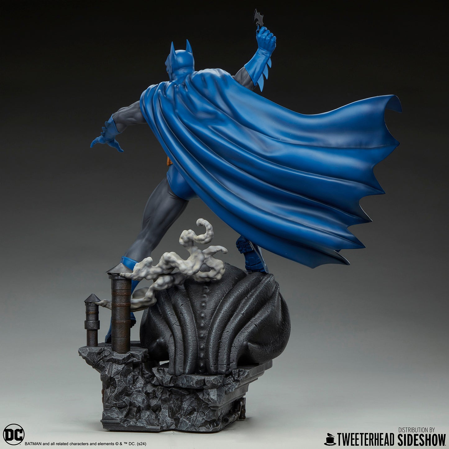 Batman (Retro Edition) Quarter Scale Maquette